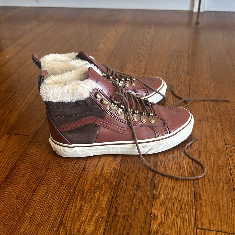 Waterproof/ Weatherproof Vans - Picture 2 of 8
